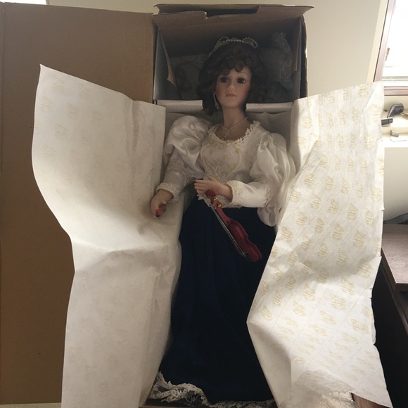 ❤️SALE ❤️Viola’s Performance: Porcelain Doll - Picture 2 of 6